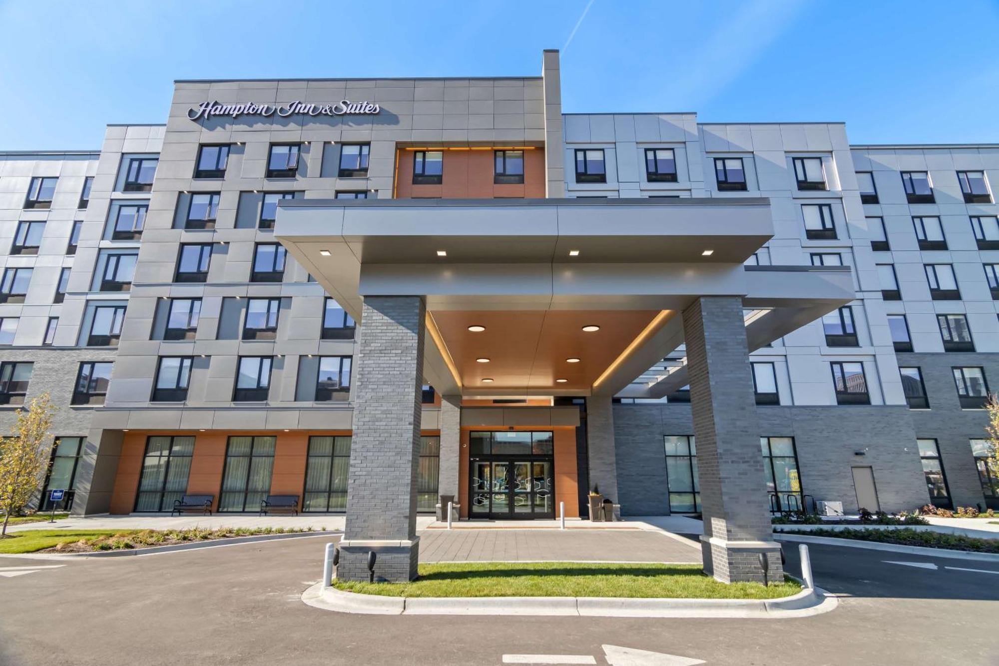 Hampton Inn & Suites Chicago Medical District Uic Exterior foto